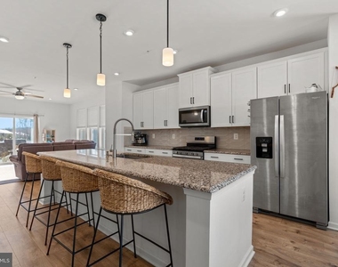 1605 Aster Lane - Photo Thumbnail 12