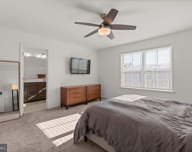 1605 Aster Lane - Photo Thumbnail 20