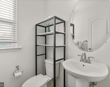 1605 Aster Lane - Photo Thumbnail 18