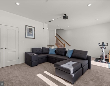 1605 Aster Lane - Photo Thumbnail 35