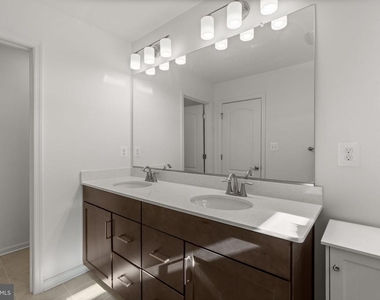 1605 Aster Lane - Photo Thumbnail 25