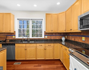 92 Clifford Boulevard - Photo Thumbnail 14