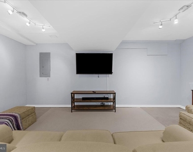 92 Clifford Boulevard - Photo Thumbnail 34