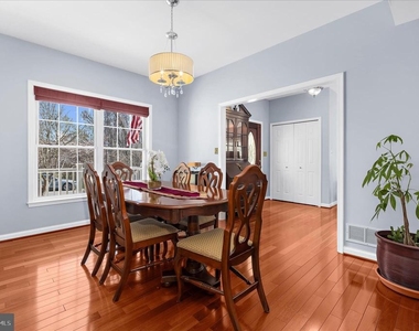 92 Clifford Boulevard - Photo Thumbnail 8
