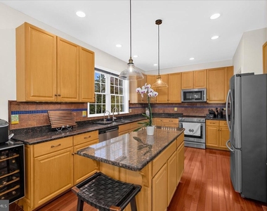 92 Clifford Boulevard - Photo Thumbnail 15