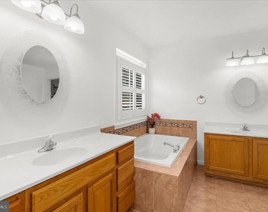 92 Clifford Boulevard - Photo Thumbnail 20