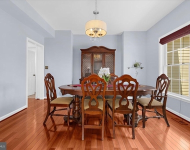 92 Clifford Boulevard - Photo Thumbnail 9