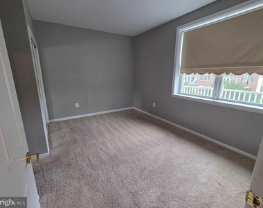 802 Coxswain Way - Photo Thumbnail 17
