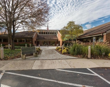 802 Coxswain Way - Photo Thumbnail 1