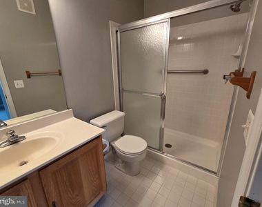 802 Coxswain Way - Photo Thumbnail 14