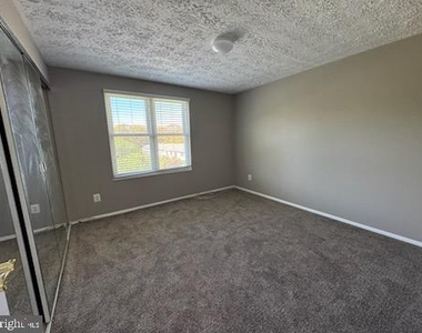8036 Abbey Court - Photo Thumbnail 4