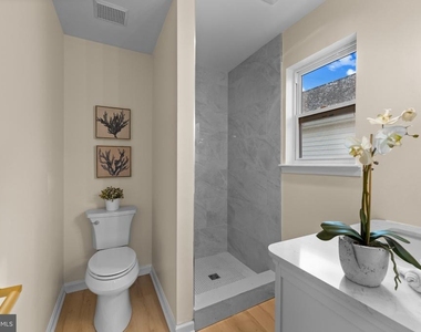 1512 Lincoln Road - Photo Thumbnail 4