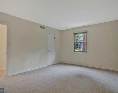 607 Ridge Drive - Photo Thumbnail 12