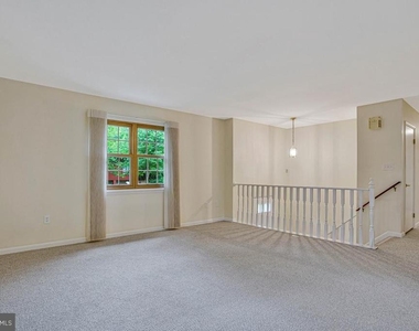 607 Ridge Drive - Photo Thumbnail 3