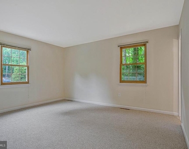 607 Ridge Drive - Photo Thumbnail 10
