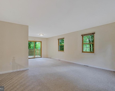 607 Ridge Drive - Photo Thumbnail 4
