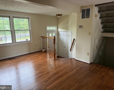 2419 Warm Spring Way - Photo Thumbnail 4