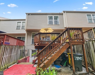 7840 Foxfarm Lane - Photo Thumbnail 3