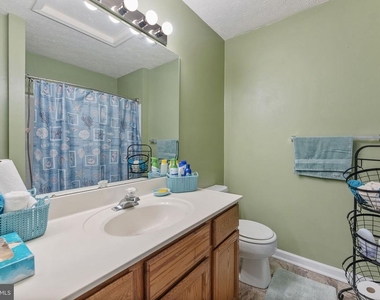 7840 Foxfarm Lane - Photo Thumbnail 8