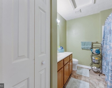 7840 Foxfarm Lane - Photo Thumbnail 9