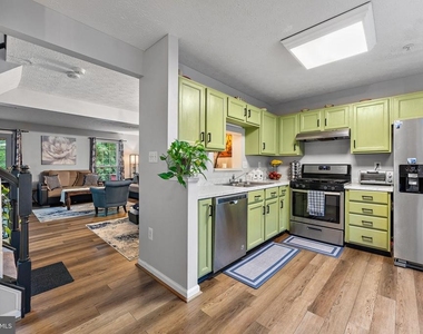 7840 Foxfarm Lane - Photo Thumbnail 28