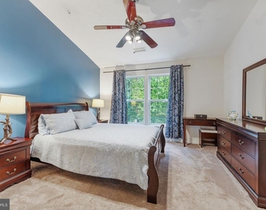 7840 Foxfarm Lane - Photo Thumbnail 17