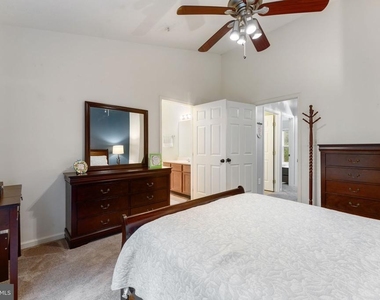 7840 Foxfarm Lane - Photo Thumbnail 16