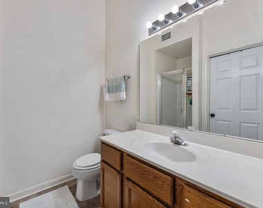 7840 Foxfarm Lane - Photo Thumbnail 15