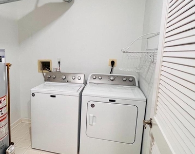 2406 Forest Edge Court - Photo Thumbnail 13