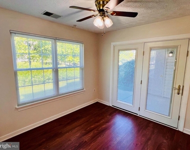 2406 Forest Edge Court - Photo Thumbnail 5