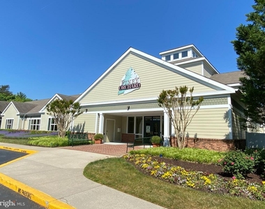 2406 Forest Edge Court - Photo Thumbnail 14