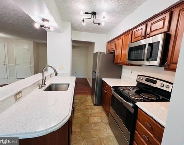 2406 Forest Edge Court - Photo Thumbnail 1