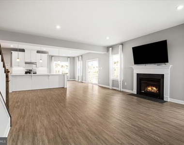 712 Wallasey Drive - Photo Thumbnail 2