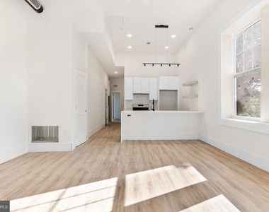 2300 W 17th Street - Photo Thumbnail 18