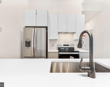2300 W 17th Street - Photo Thumbnail 5