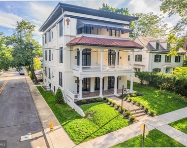 2300 W 17th Street - Photo Thumbnail 3