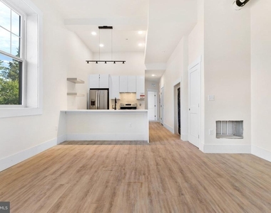 2300 W 17th Street - Photo Thumbnail 1