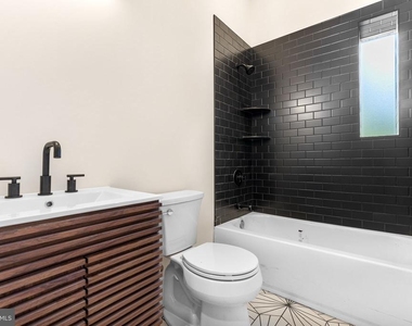 2300 W 17th Street - Photo Thumbnail 13