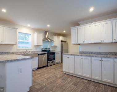 4 Rehobeth Circle - Photo Thumbnail 2