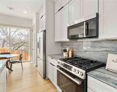 1736 Bunche Rd - Photo Thumbnail 12