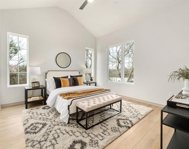1736 Bunche Rd - Photo Thumbnail 2