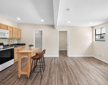 904 Philco Dr - Photo Thumbnail 18
