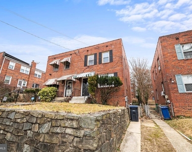 2412 18th Street Se - Photo Thumbnail 3