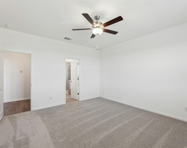 2001 Wynn Rd - Photo Thumbnail 14