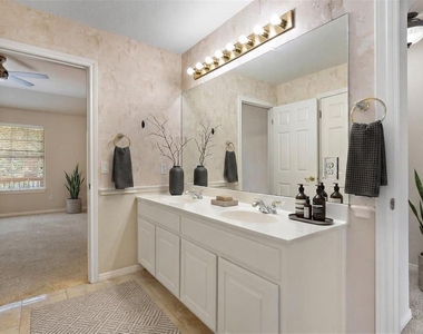 10707 Bramblecrest Dr - Photo Thumbnail 13