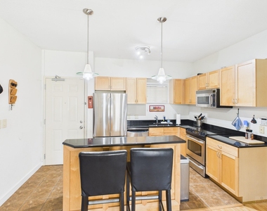 711 W 26th St - Photo Thumbnail 2