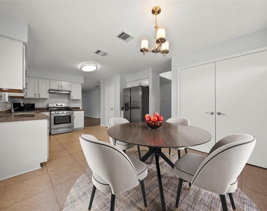 10410 Cayuse Cv - Photo Thumbnail 7