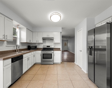 10410 Cayuse Cv - Photo Thumbnail 8