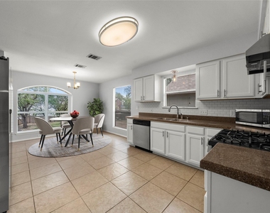 10410 Cayuse Cv - Photo Thumbnail 6