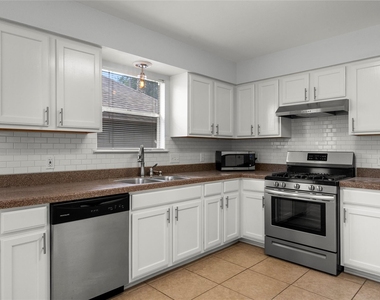 10410 Cayuse Cv - Photo Thumbnail 9